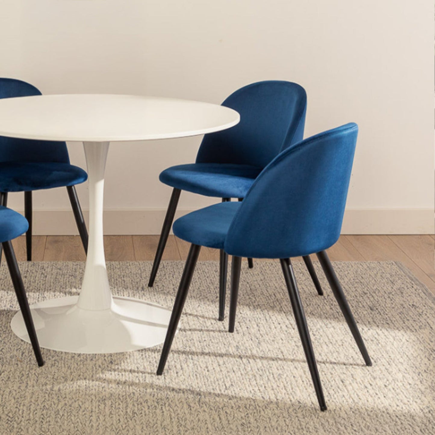 Sedia Alan Velvet con gambe nere