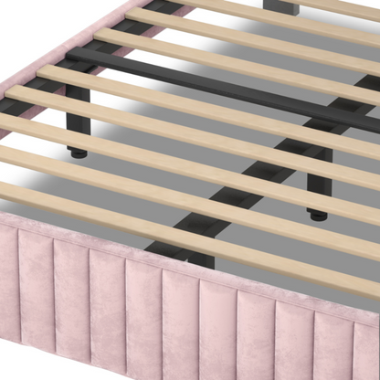 Letto a piattaforma in velluto Ava 